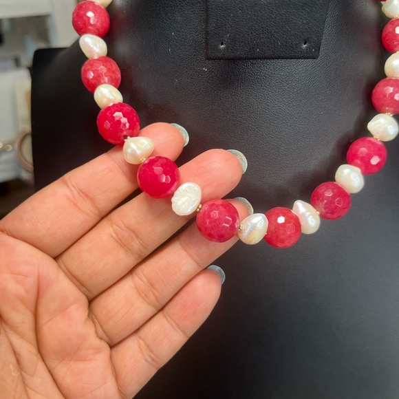 Vintage Red Cherry Quartz and fresh water pearl Beaded Necklace - Picture 4 of 6
